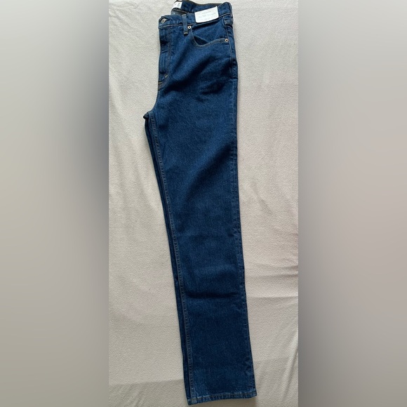 Abercrombie and Fitch Ultra High Rise 90s Straight Jean - Picture 4 of 5